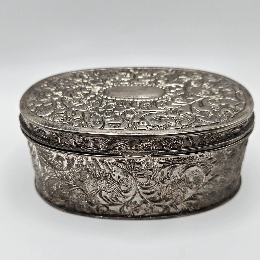 VINTAGE Silver Plated Ornate Embossed Hinged Lid Trinket Jewelry Box